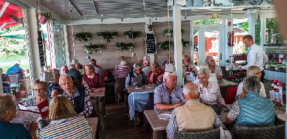 Ebenfalls beim Mittagessen im Restaurant Bootshaus