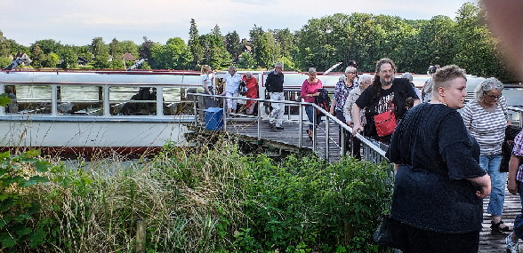 Das war die R�ckkehr zum Anleger Fegetasche