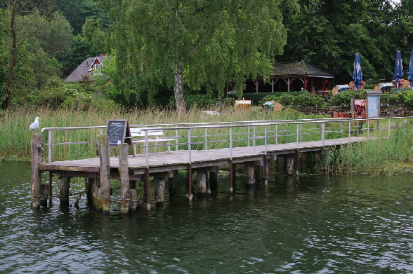 Ein Anlegesteg unterwegs ...