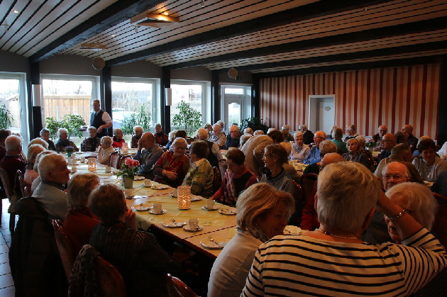 Der Saal ist gut gef�llt