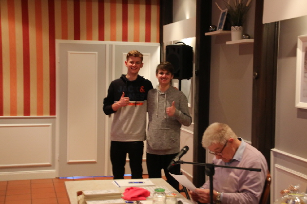 Das Personal, 2 sehr nette Jungs vom Schulzentrum