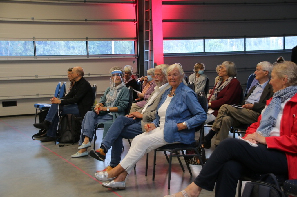 Viel Platz und vor allem "Beinfreiheit" waren vorhanden.