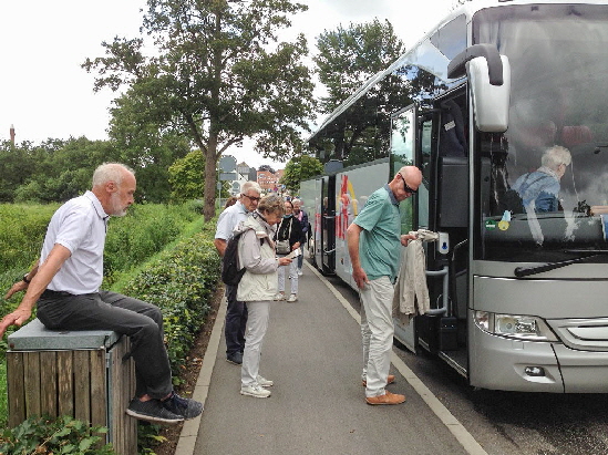 Weiterfahrt zu den D�ppeler Schanzen