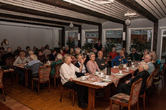 Der Saal ist gut gef�llt