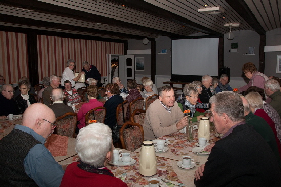 Die Leinwand wartet auf die Bilder aus dem Langenberger Forst