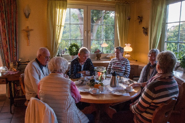 Das tut der Unterhaltung keinen Abbruch