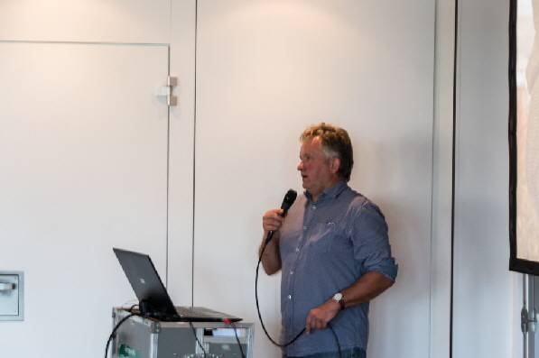 Gunnar Green beginnt mit seinem Vortrag