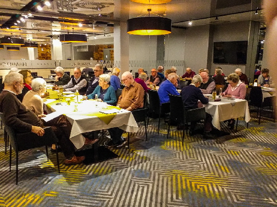 Die K�pfe rauchen beim abendlichen Quiz