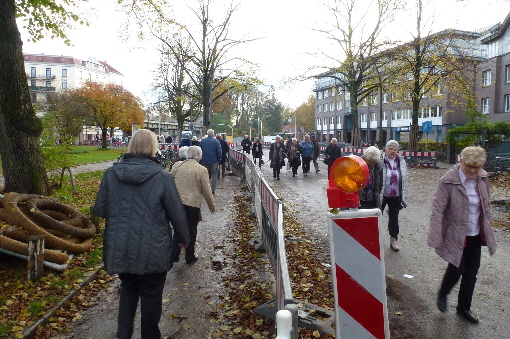 Baustelle in Hamburg, es geht �ber "Stock und Stein"