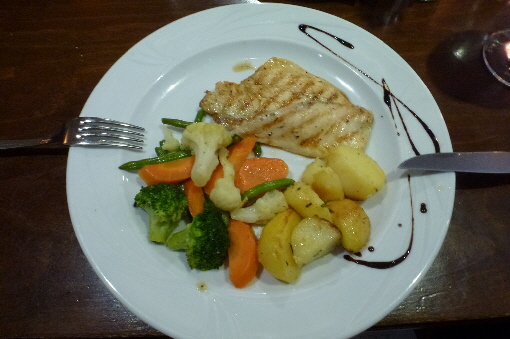 ... Dorade mit Rosmarinkartoffeln.