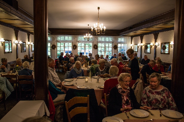 Ein sch�ner Rahmen f�r das Mittagessen