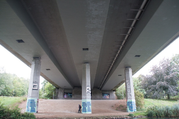 Es ging auch unter Br�cken hindurch