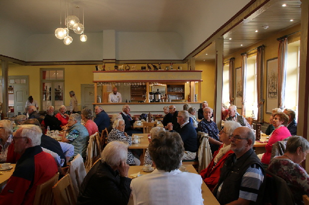 Ein sehr sch�ner Raum, auch f�r einen Vortrag geeignet