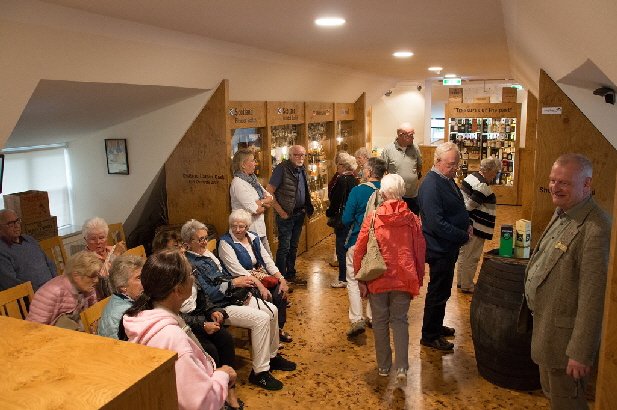 Vortrag im Whisky Museum, eines von zwei Museen dieser Art in Deutschland