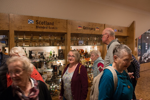 Ausgesuchte Exponate in den Virtinen ...