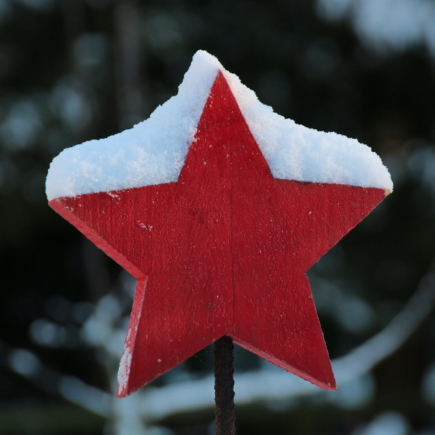 Adventsdeko verschneit