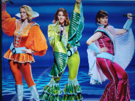 Ein Bühnenbilde des Musikals