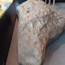 Der Schalenstein in seiner ganzen Größe.