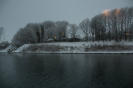 Ein Blick zum verschneiten Ufer ...