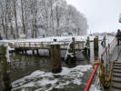Der vereiste Anlegesteg Gut Steinwehr.