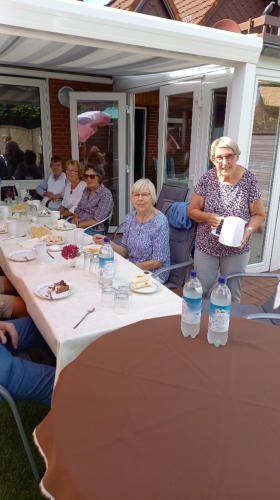 ... bei lecker Kaffee und Kuchen (Hans hatte Geburtstag).